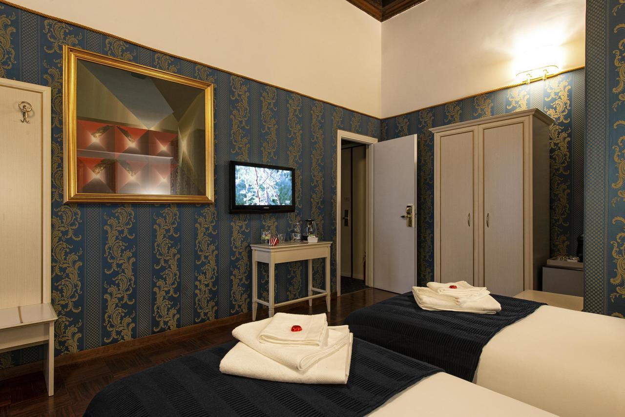 Canova Rooms In Spanish Steps Rome Bagian luar foto